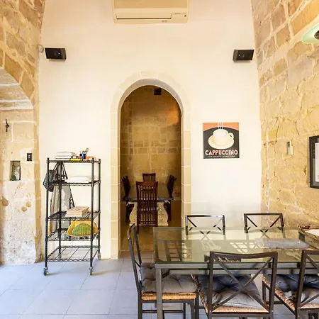 Holiday home Beautiful, Designer With Private Pool & Bbq By 360 Estates Zebbug (Western Region)