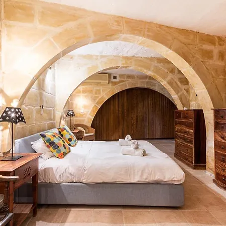 Holiday home Beautiful, Designer With Private Pool & Bbq By 360 Estates *