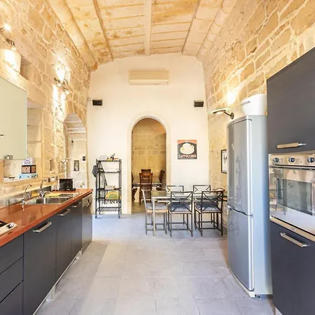 Beautiful, Designer With Private Pool & Bbq By 360 Estates Zebbug (Western Region)