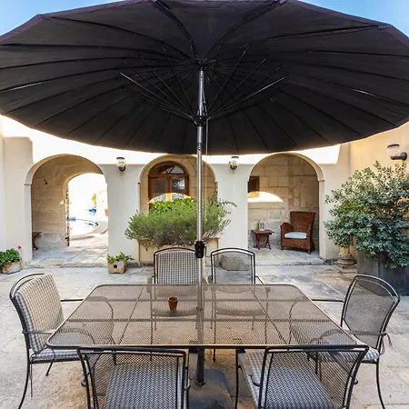 Beautiful, Designer With Private Pool & Bbq By 360 Estates Zebbug (Western Region)
