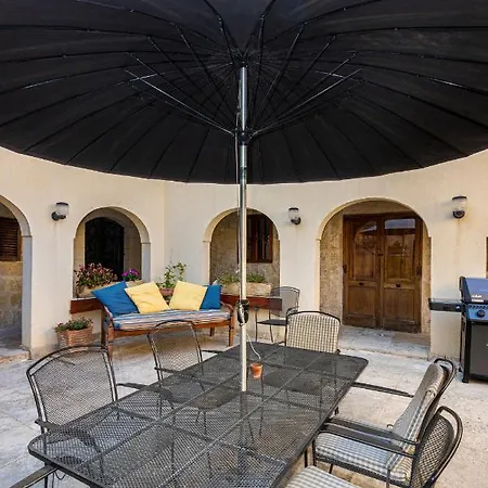 Holiday home Beautiful, Designer With Private Pool & Bbq By 360 Estates Zebbug (Western Region)
