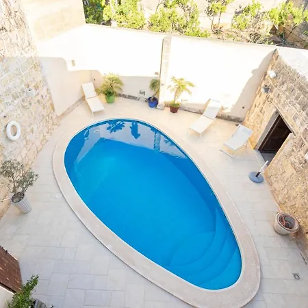 Beautiful, Designer With Private Pool & Bbq By 360 Estates Zebbug (Western Region)