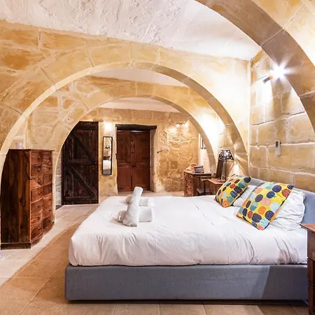 Beautiful, Designer With Private Pool & Bbq By 360 Estates Żebbuġ