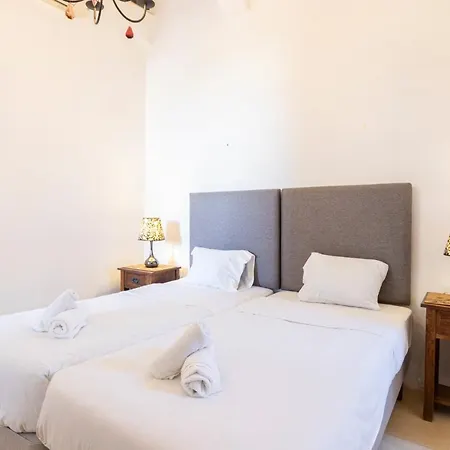 Beautiful, Designer With Private Pool & Bbq By 360 Estates Żebbuġ